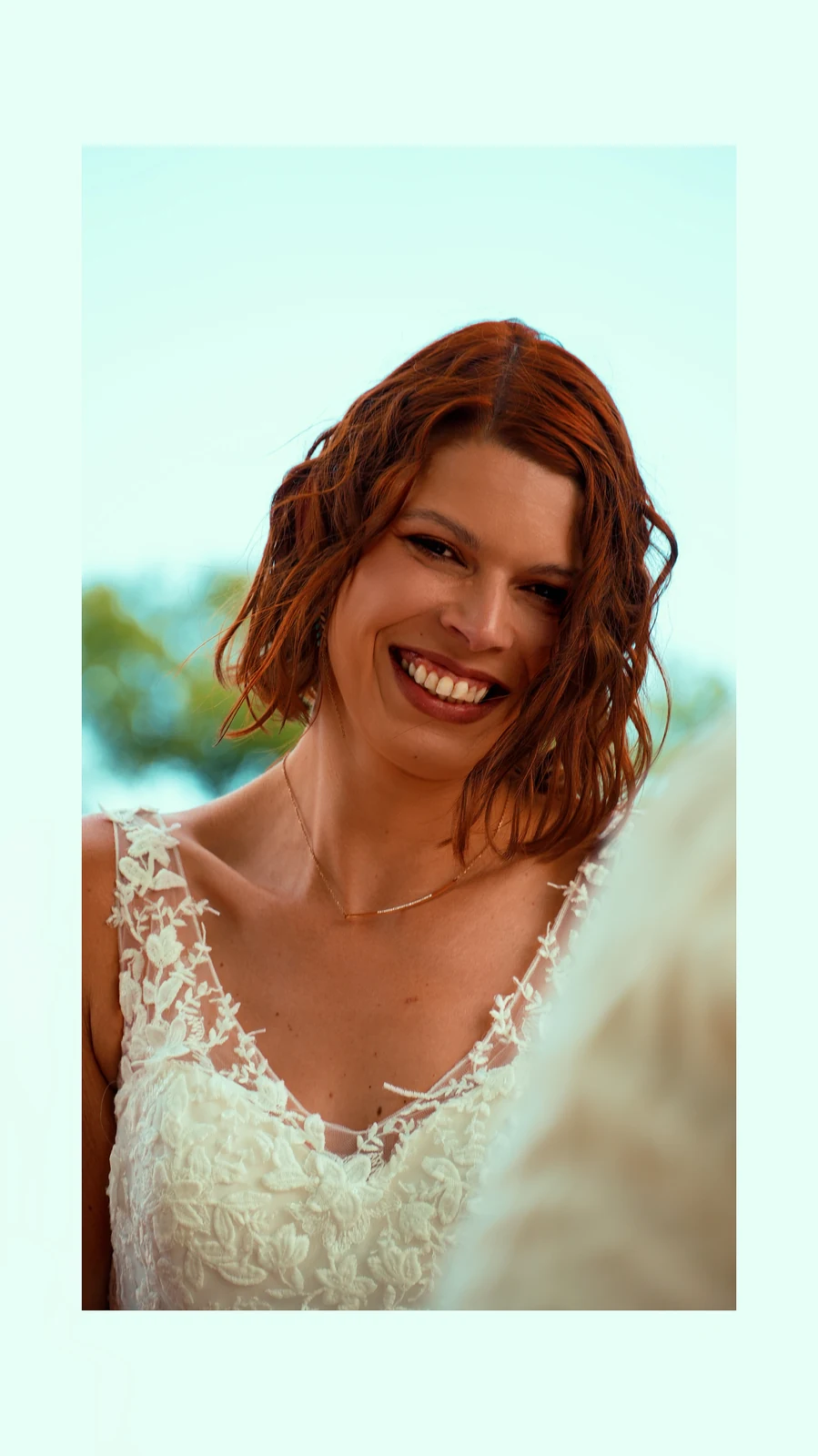 Portrait de la mariée souriante